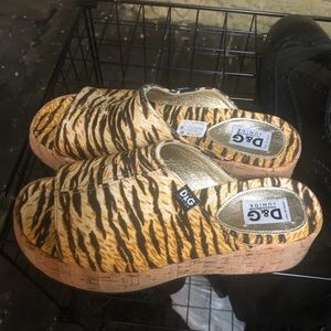 D&G sandals